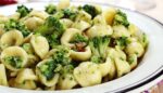 18403579 - pasta orecchiette with broccoli